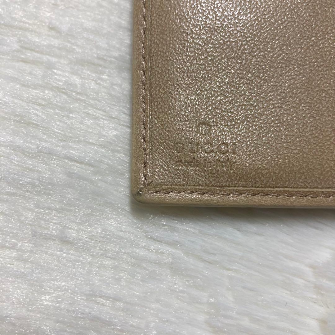 美品　GUCCI グッチ　二つ折り　財布　コンパクト　ベージュ　白　レディース