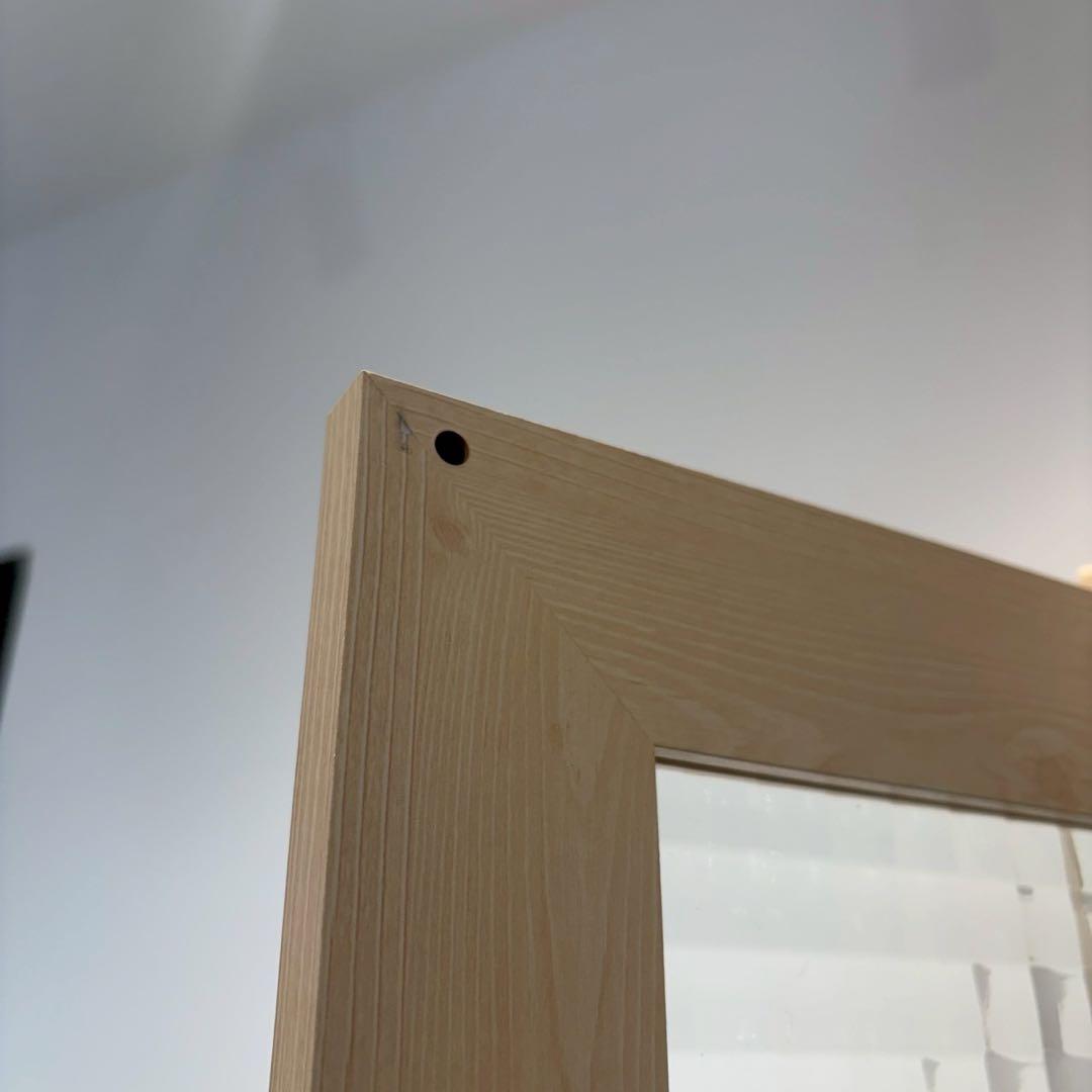 食器棚　白　上の扉磁石ないです。