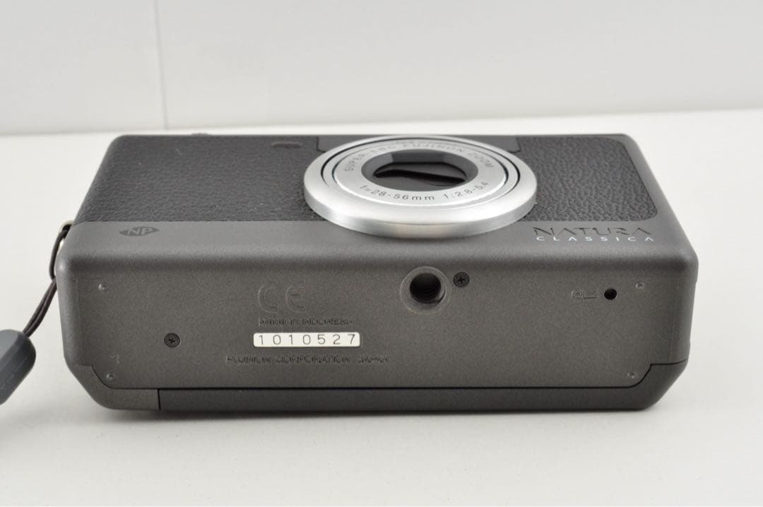 美品　FUJIFILM NATURA CLASSICA フィルムカメラ