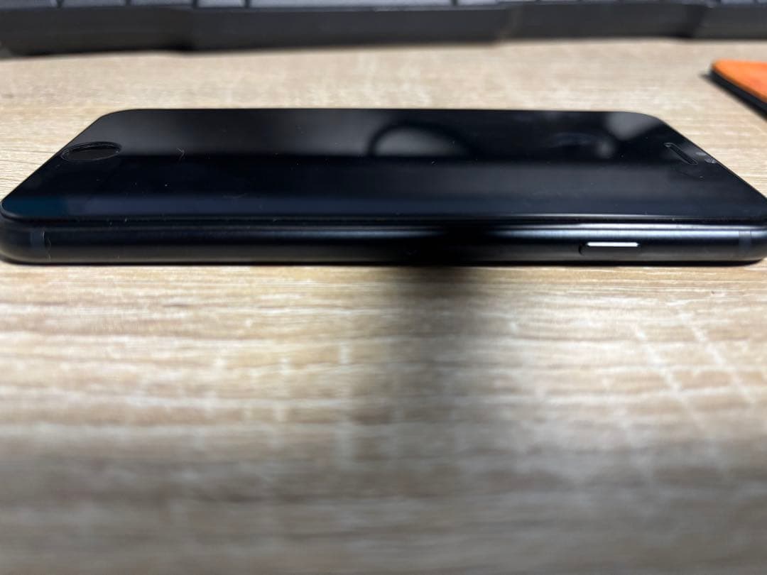 iPhoneSE(第三世代) SIMフリー バッテリー最大容量80%ケースおまけ