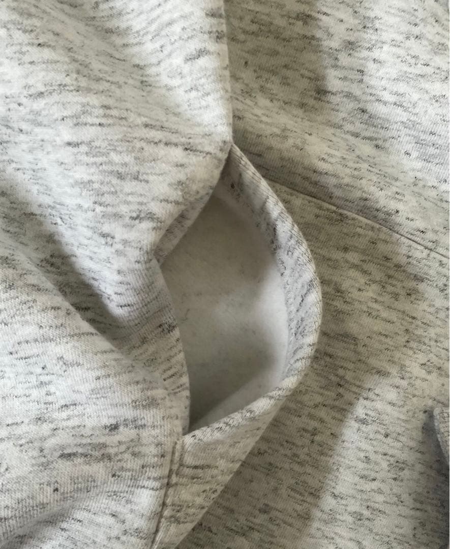 thisisneverthat パーカー オーツ色