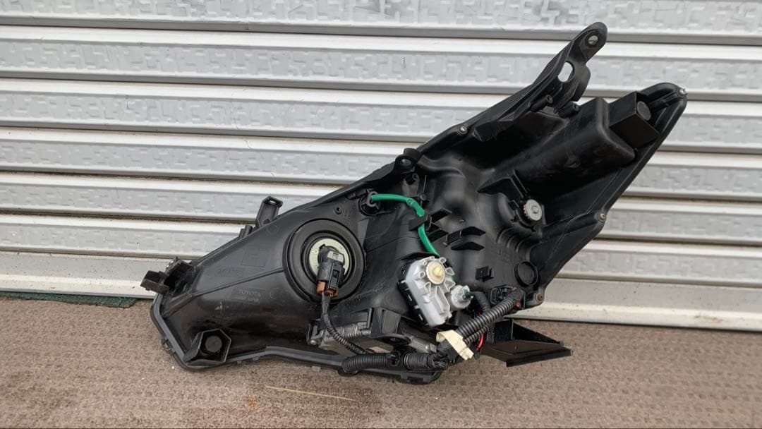 プリウスα ヘッドライト　前期　LED ツーリング　Koito 47-20