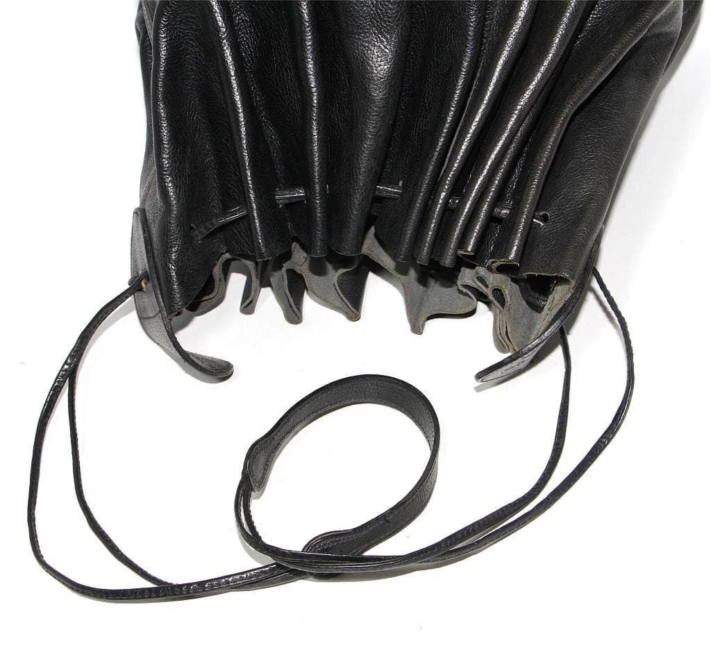 y*c様 IL BISONTE イルビゾンテ 巾着型 ポシェット ショルダーバッ