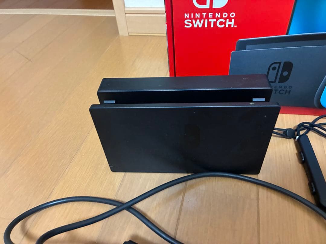 Nintendo Switch 初代 本体 箱あり／付属品完備／おまけケース付き