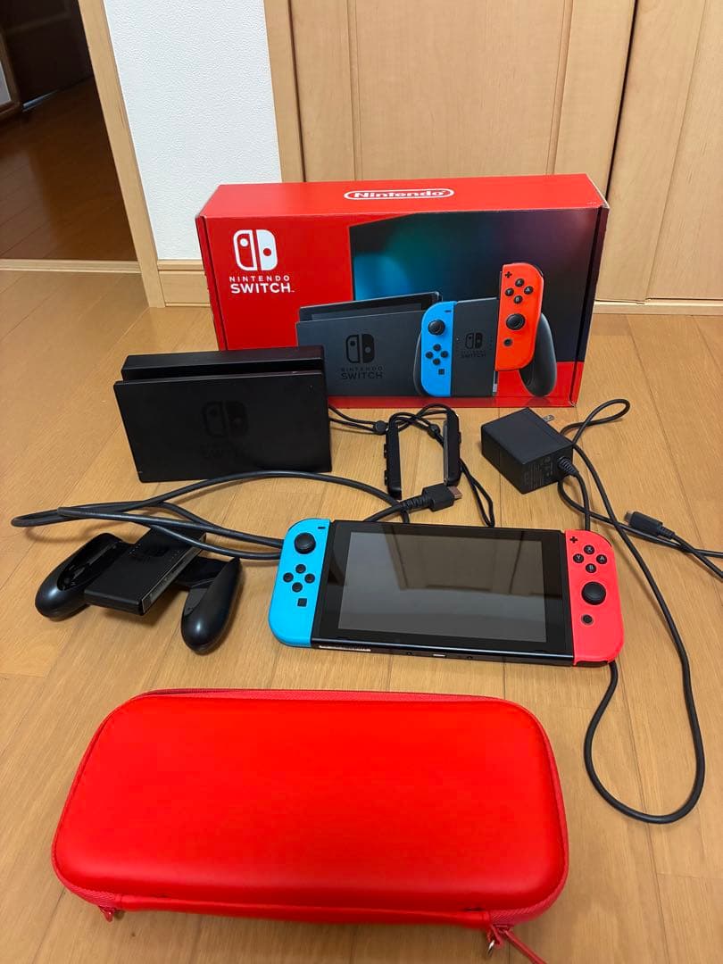 Nintendo Switch 初代 本体 箱あり／付属品完備／おまけケース付き