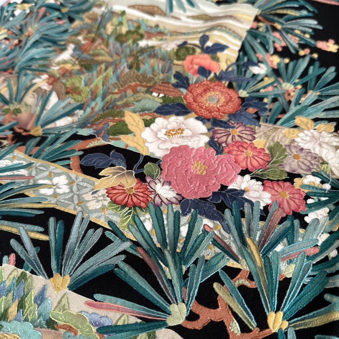 作家物　総刺繍黒留袖 フルセット　本金箔袋帯