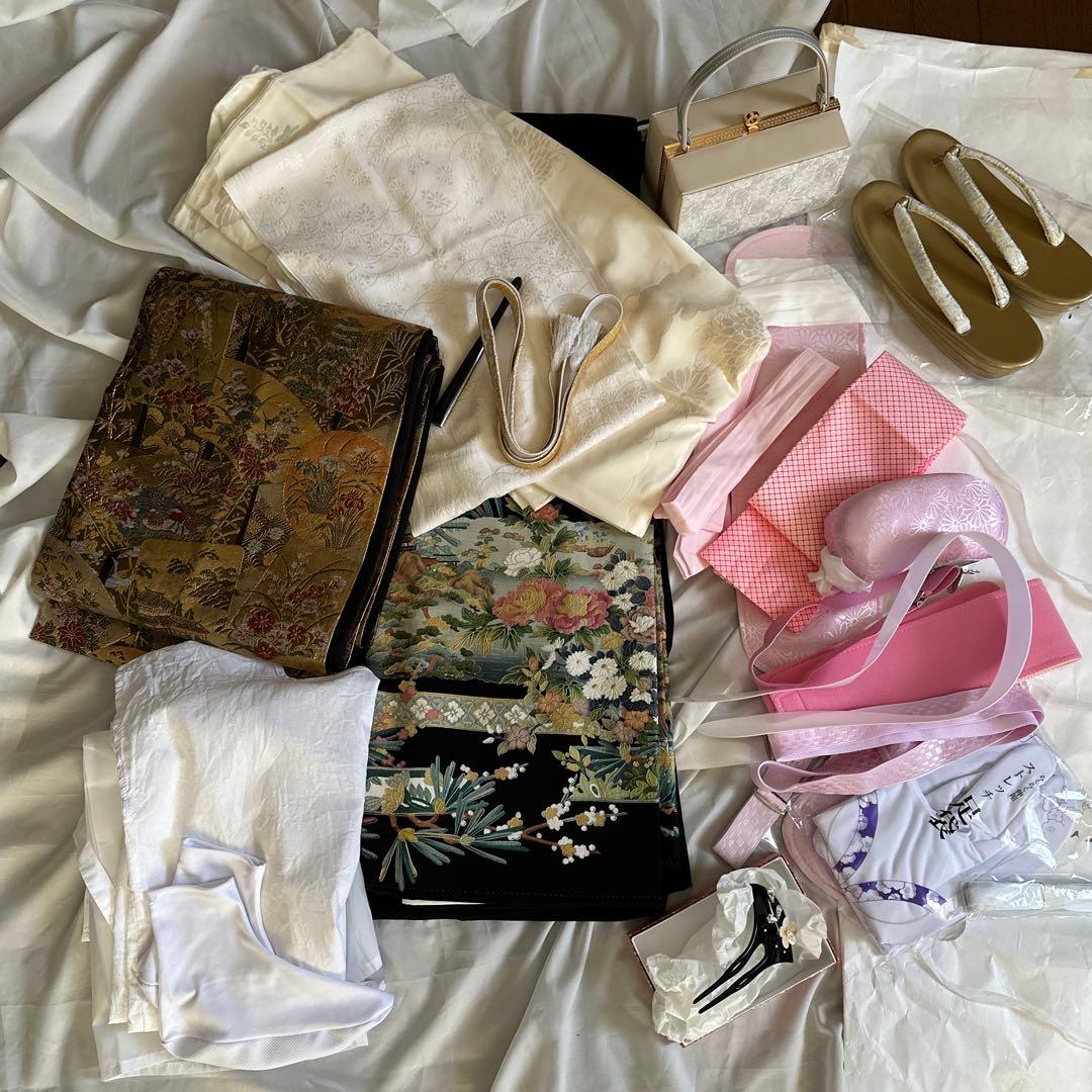 作家物　総刺繍黒留袖 フルセット　本金箔袋帯