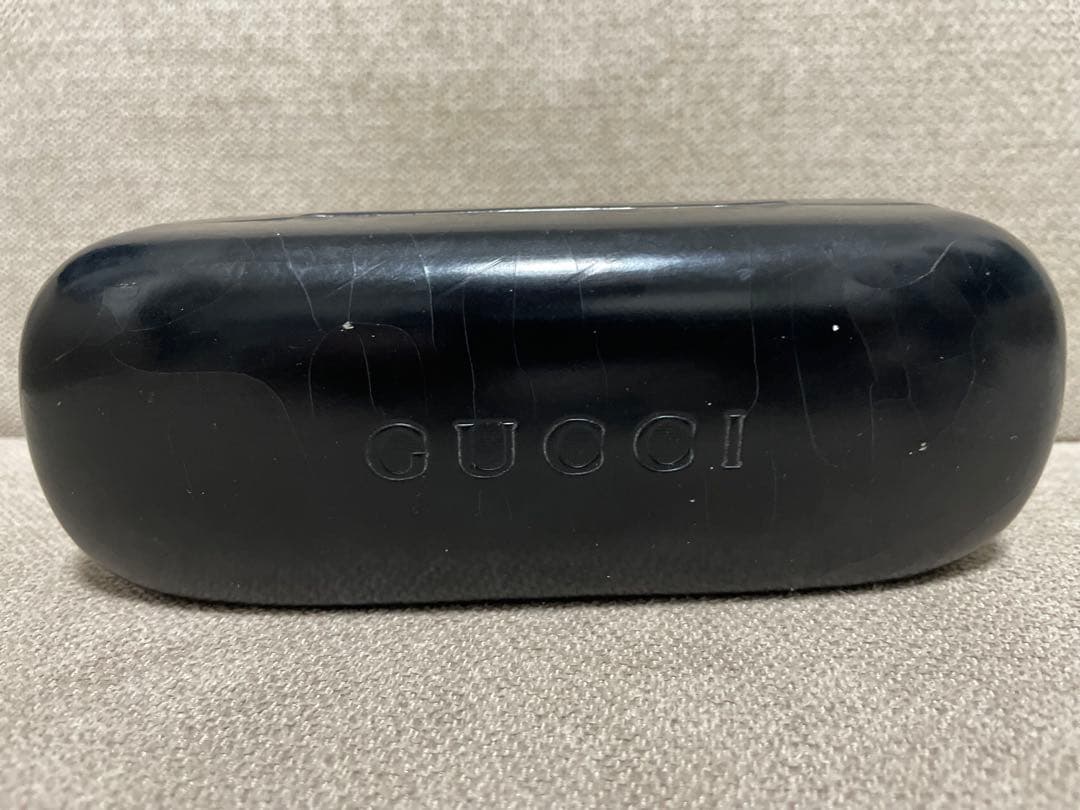 GUCCI ブラックメタルフレームサングラス