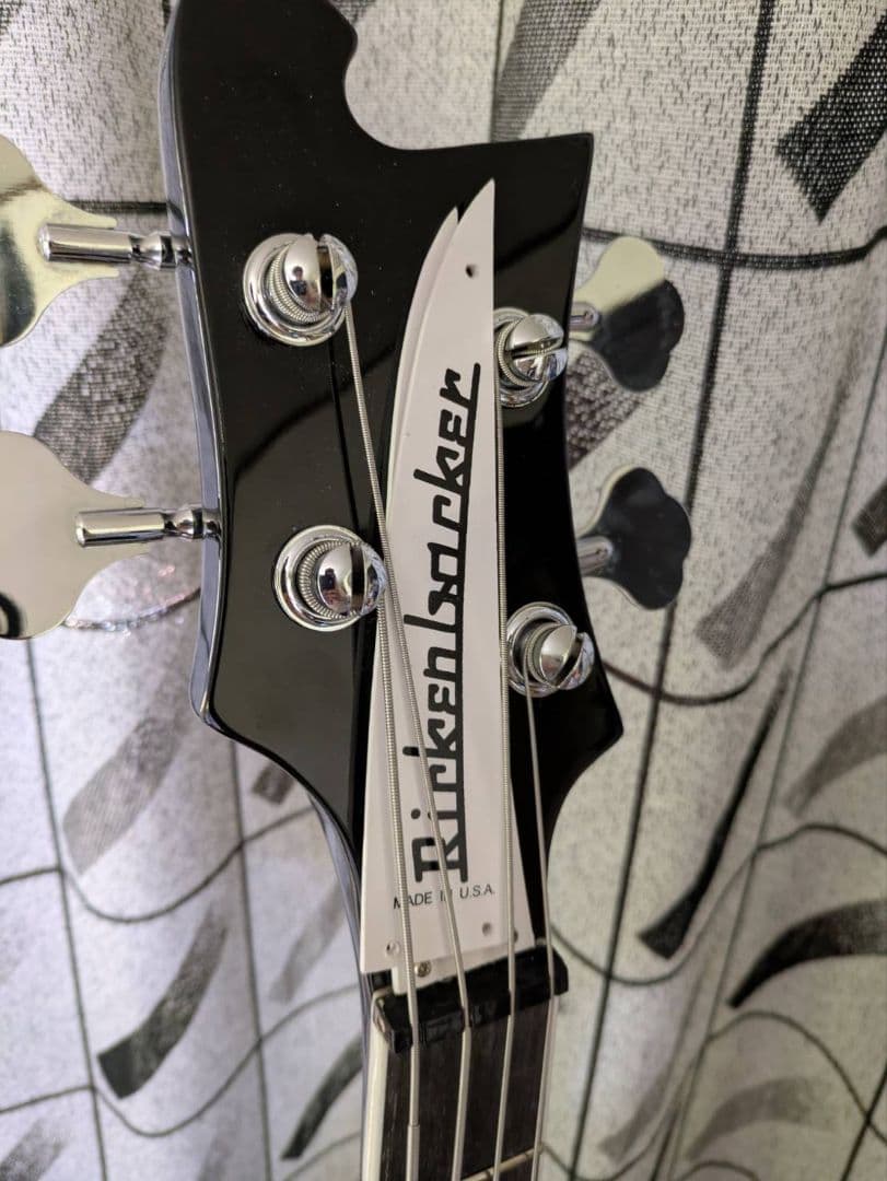 M*様 4001タイプ　ブラックエレキベース シングルコイル搭載　ノーブランド