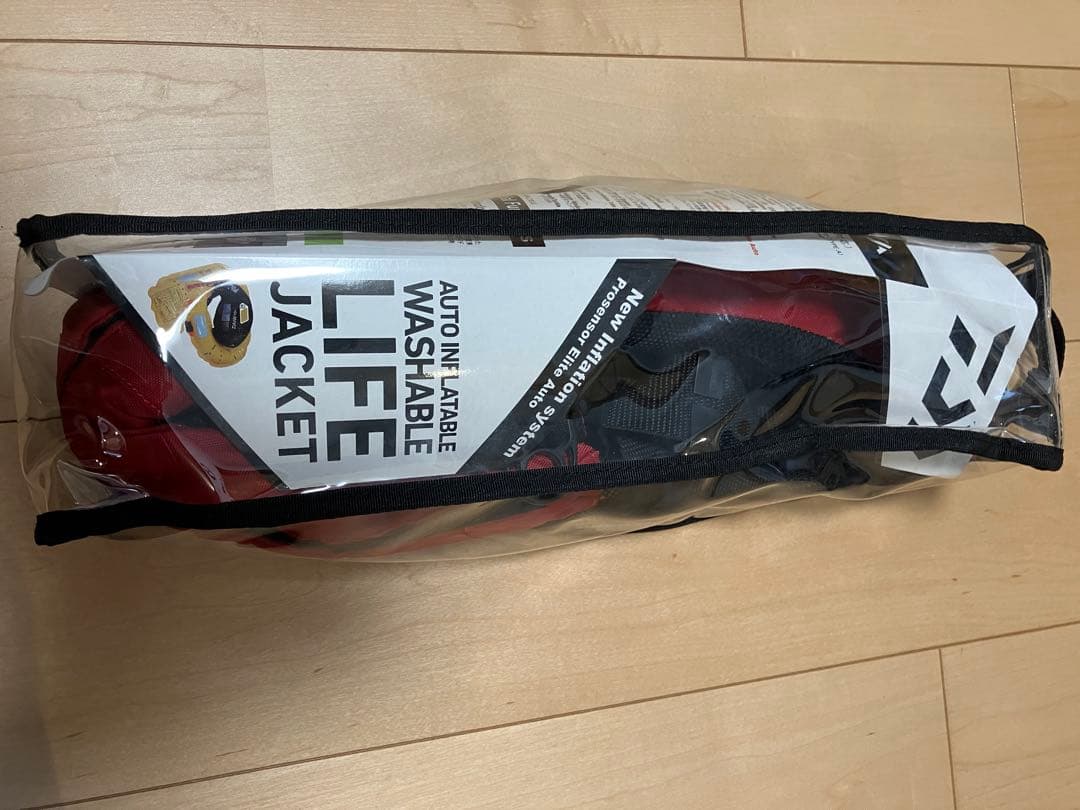Daiwa 自動膨張式ライフジャケット 赤