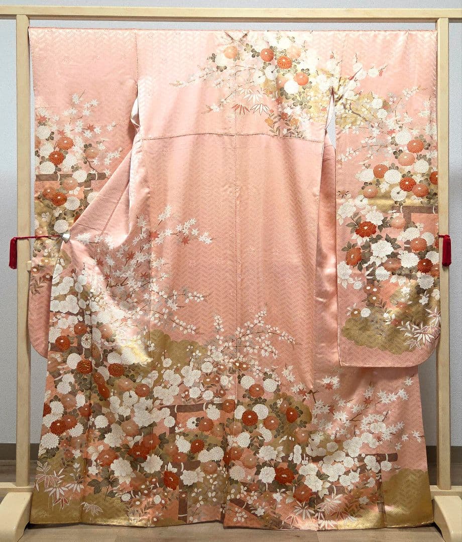 C5 吉澤友禅 吾妻徳穂 豪華な花模様 金彩 金駒刺繍 袷 正絹 振袖 着物