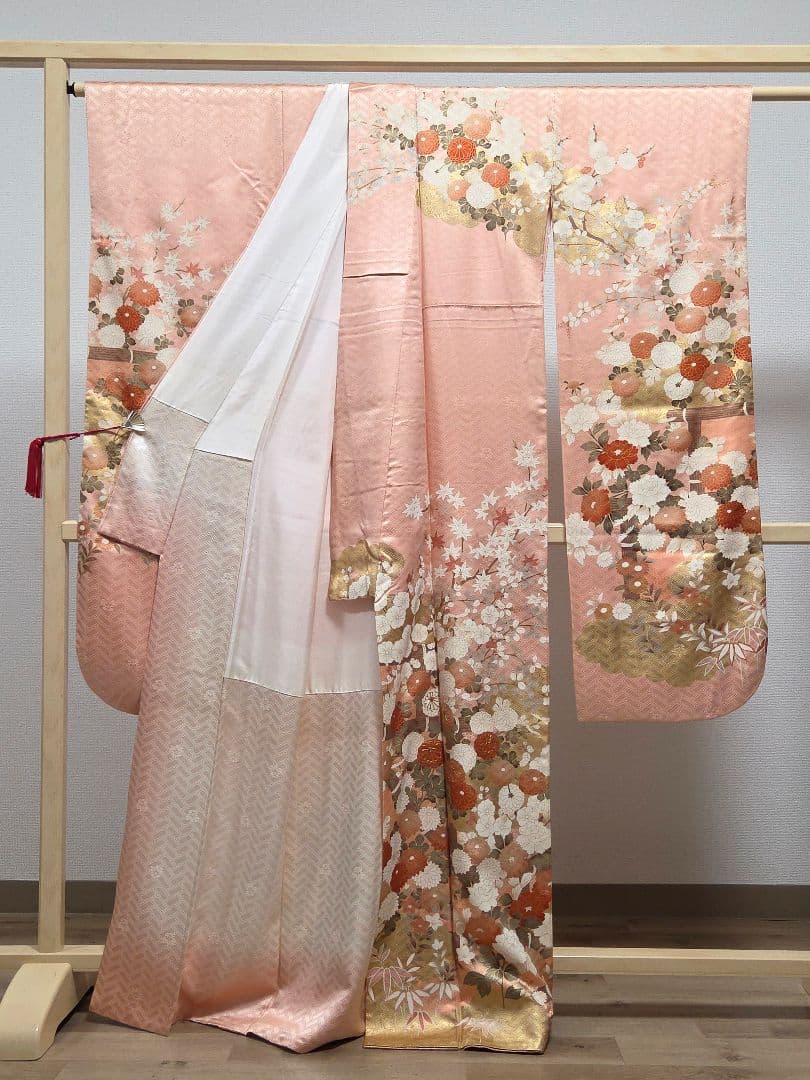 C5 吉澤友禅 吾妻徳穂 豪華な花模様 金彩 金駒刺繍 袷 正絹 振袖 着物