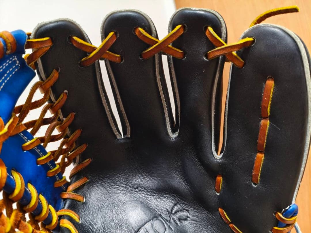 牧秀悟モデル　アトムズ　軟式 グラブ 内野手用　グローブ　YDB2