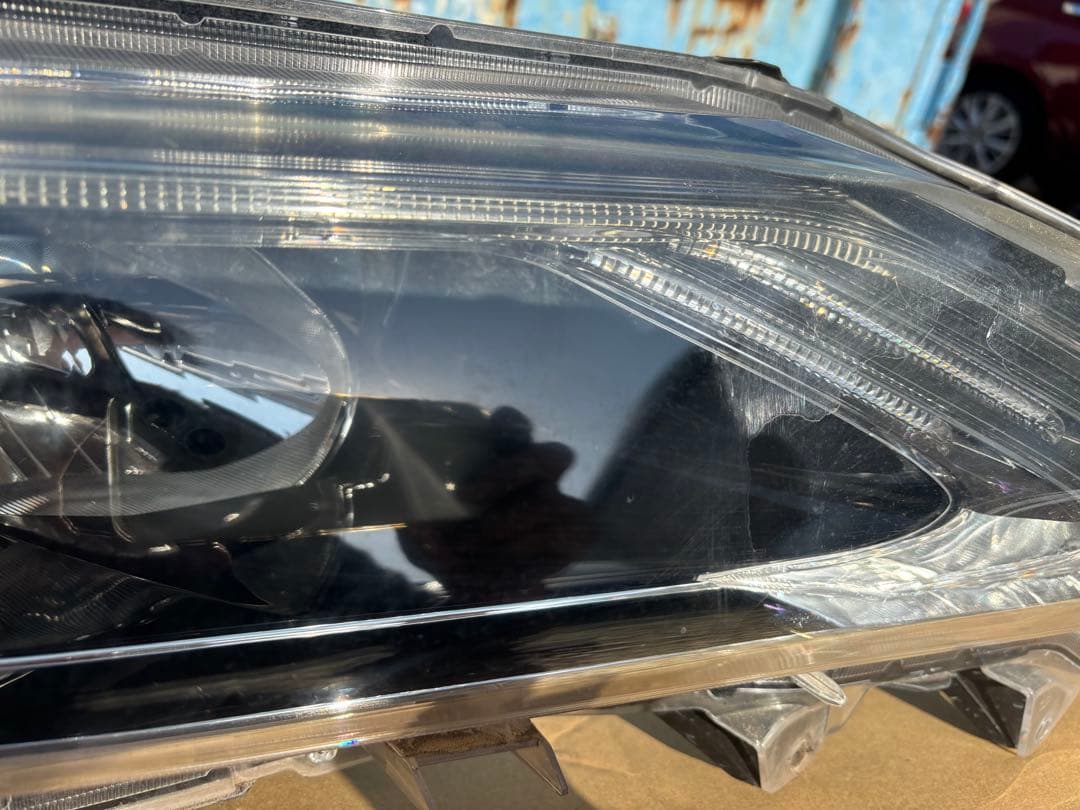 ジャンク扱い トヨタ純正 60系 ハリアー 前期 右ヘッドライト