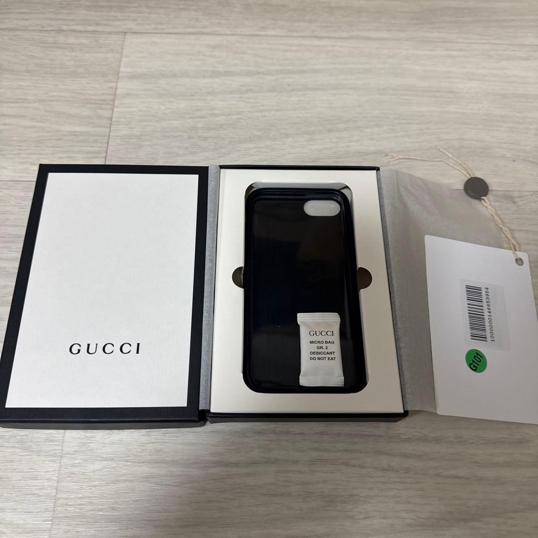 GUCCI iPhoneSE3シリコンケース 黒 ロゴ入り