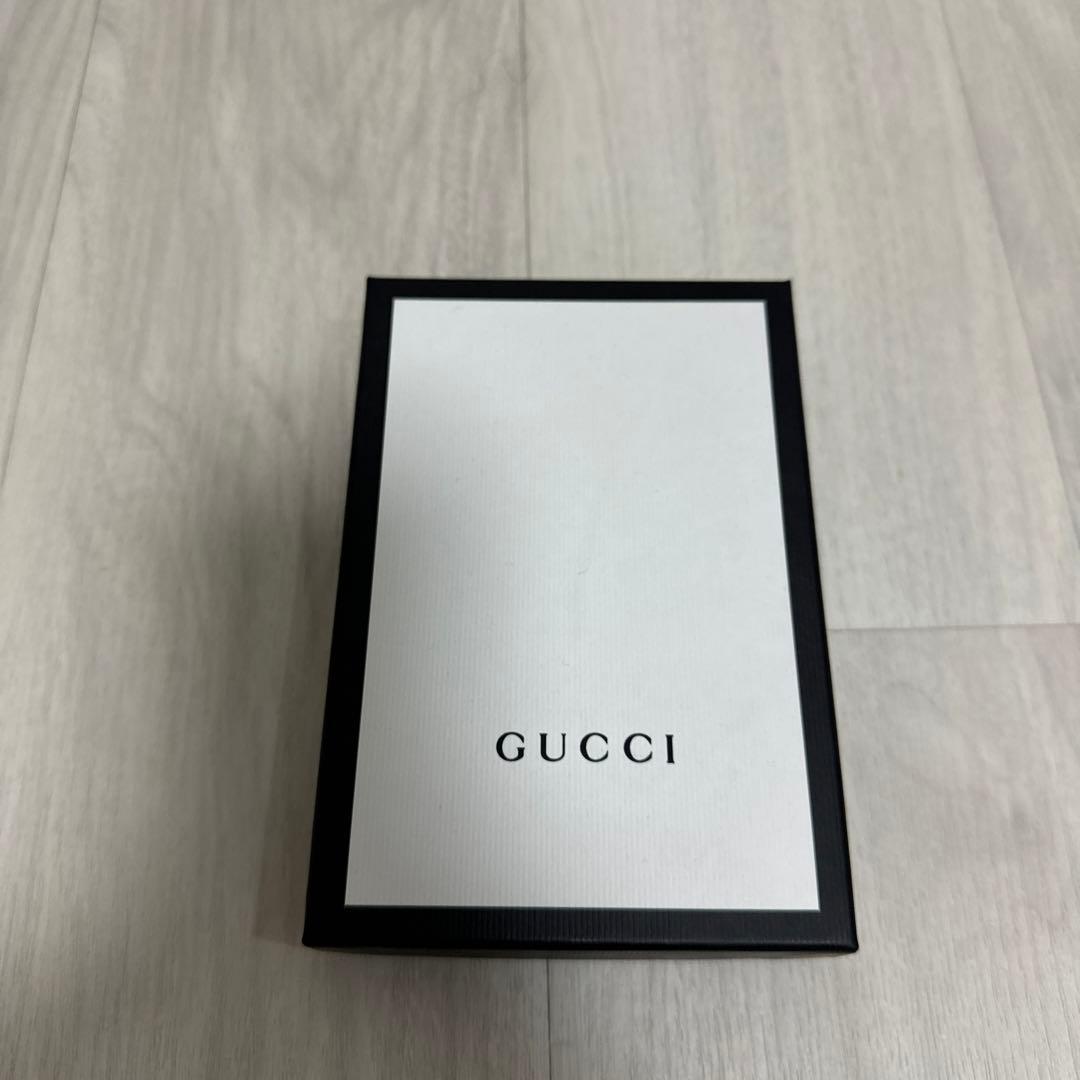 GUCCI iPhoneSE3シリコンケース 黒 ロゴ入り
