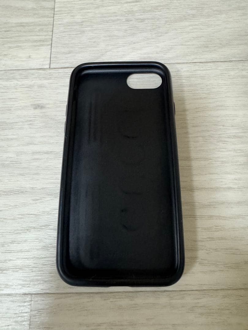 GUCCI iPhoneSE3シリコンケース 黒 ロゴ入り