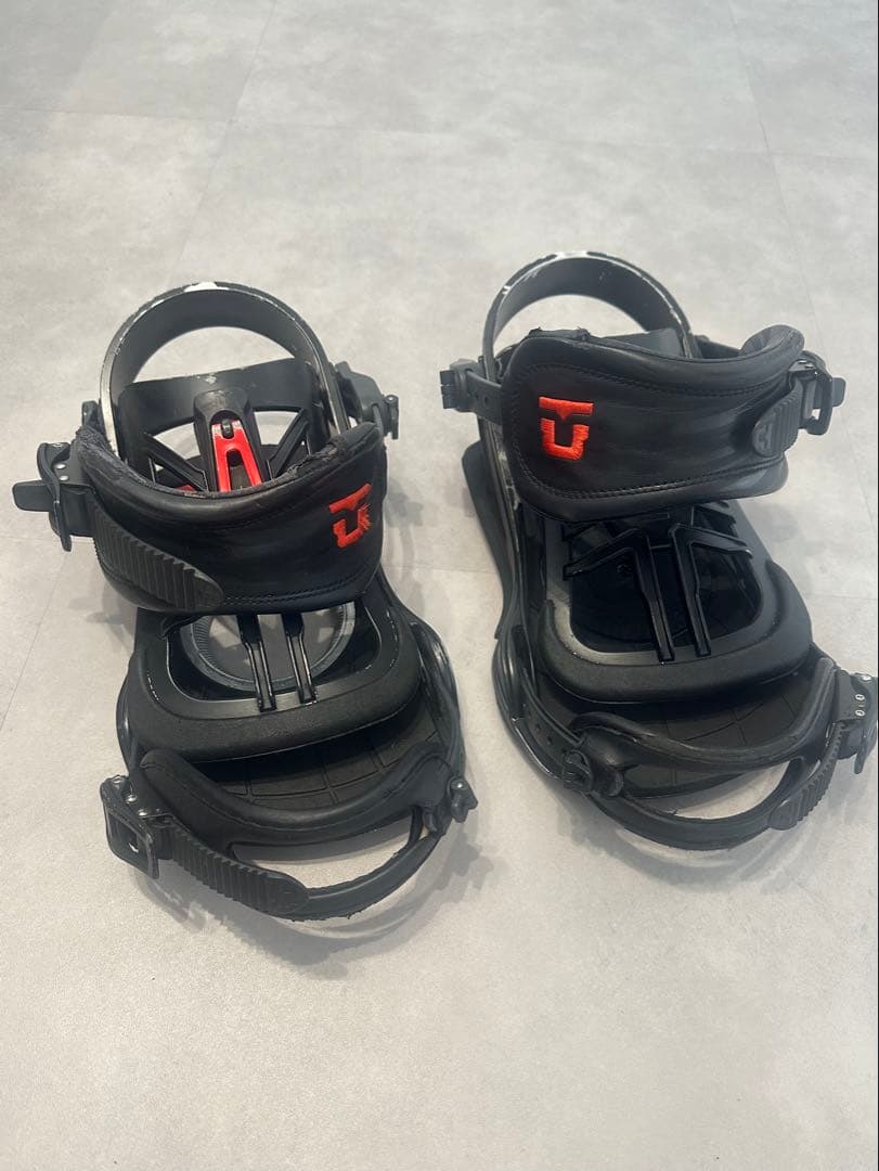 スノーボードビンディング ブラック/レッド