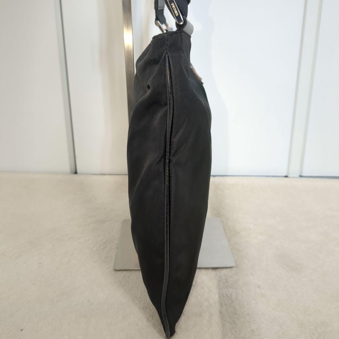 プラダ ショルダーバッグ ブラック サコッシュ ナイロン レザーパイピング