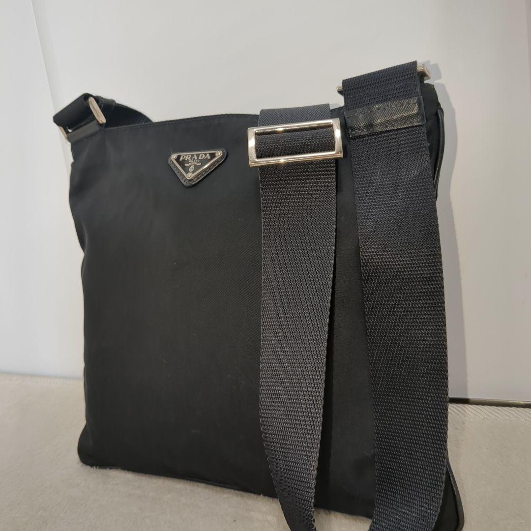 プラダ ショルダーバッグ ブラック サコッシュ ナイロン レザーパイピング
