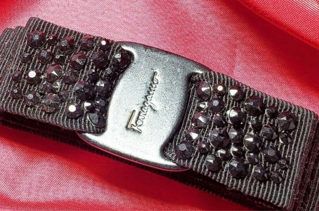 Salvatore Ferragamo バレッタ　黒　ビジュー