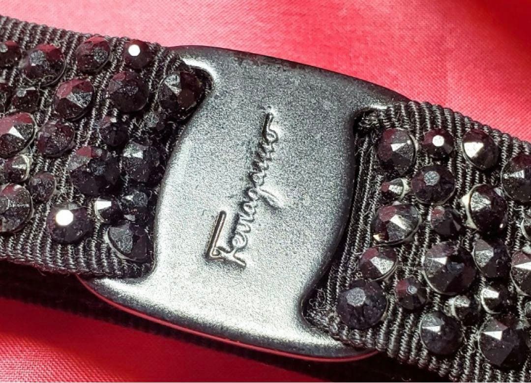 Salvatore Ferragamo バレッタ　黒　ビジュー