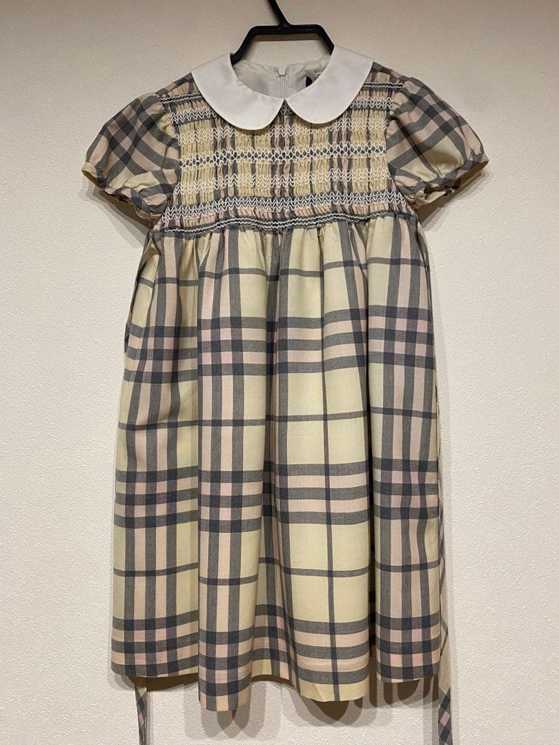 Burberry バーバリーロンドン　丸襟　スモッキングワンピース　130
