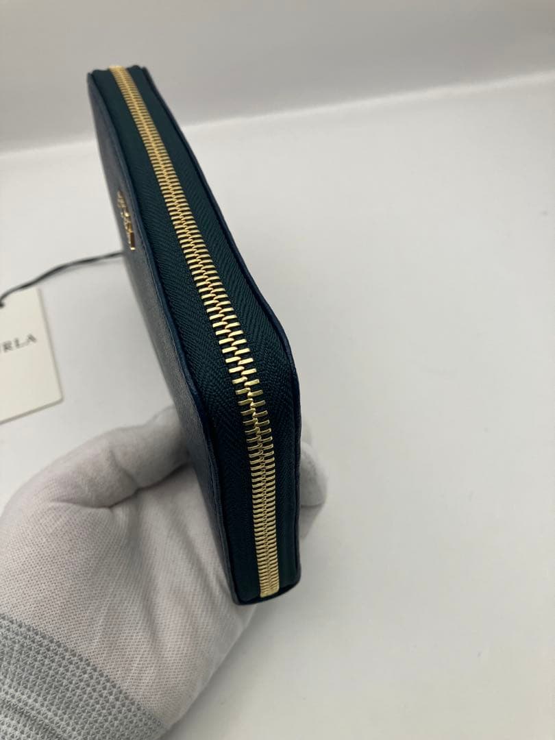 新品未使用　FURLA長財布　Y
