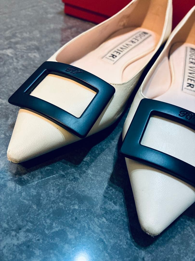 ROGER VIVIER アイボリーフラットシューズ　サイズ39