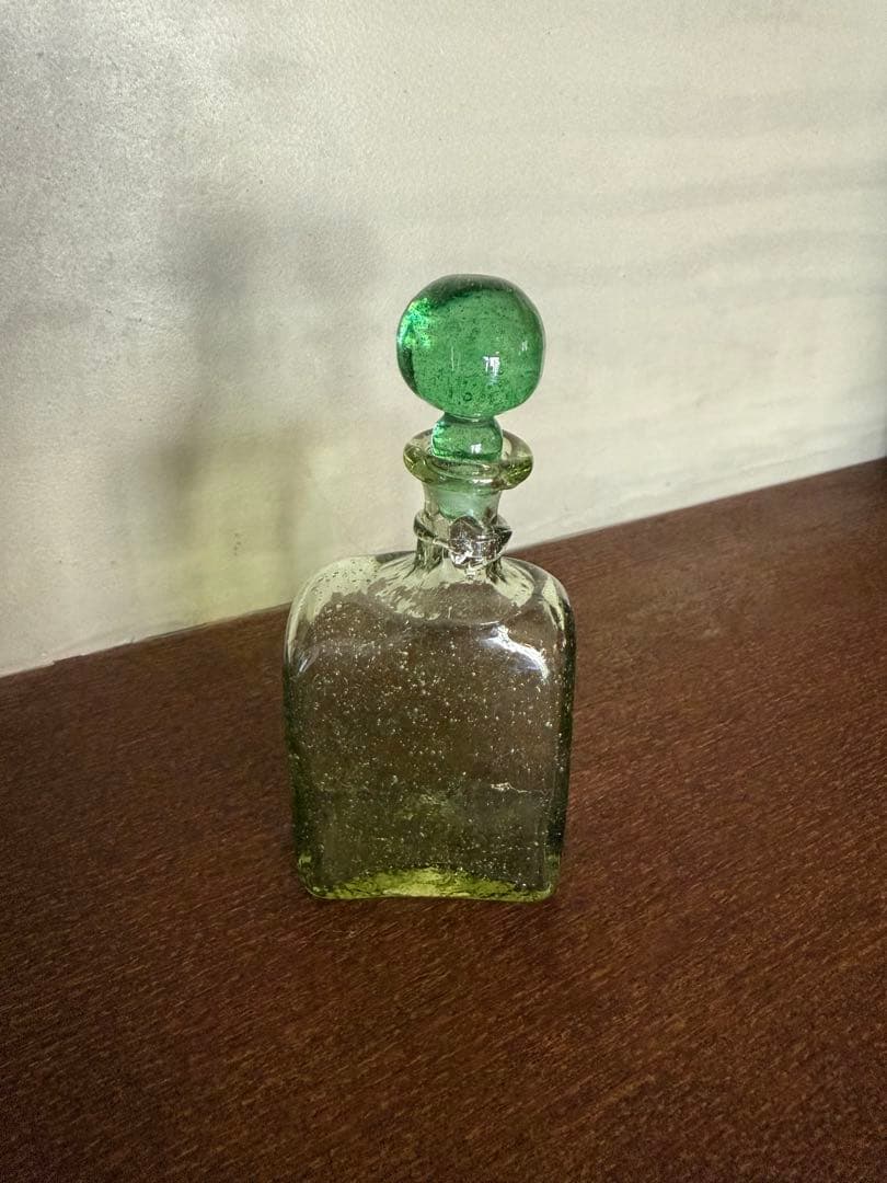 横山秀樹　栓付きガラス瓶