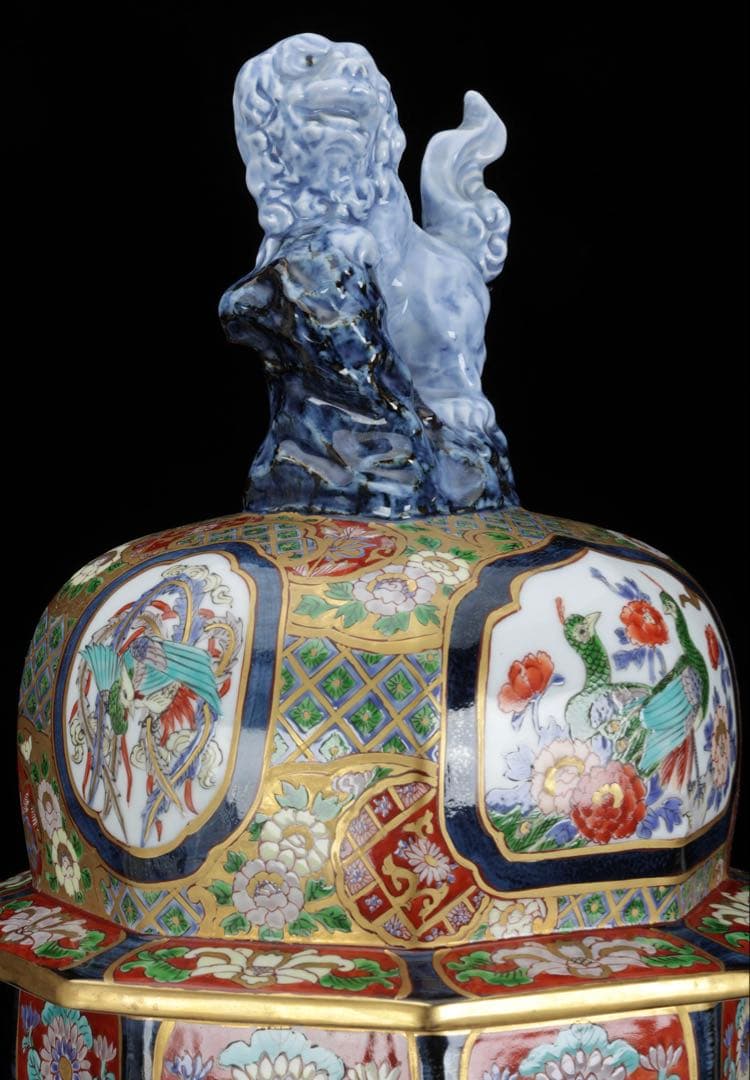 s*a様 有田焼 朱明窯 藤井朱明 染錦金彩獅子蓋孔雀図沈香壺 三段飾壺 特大9