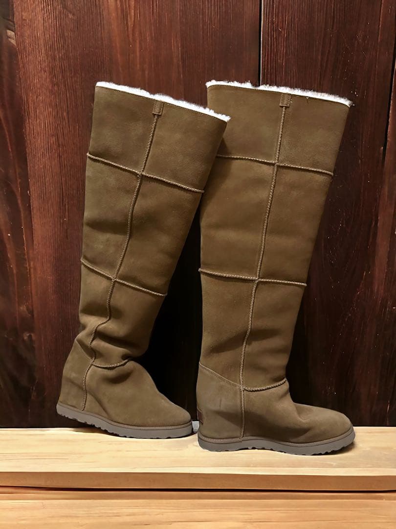 UGG アグ　Femmeニーハイブーツ