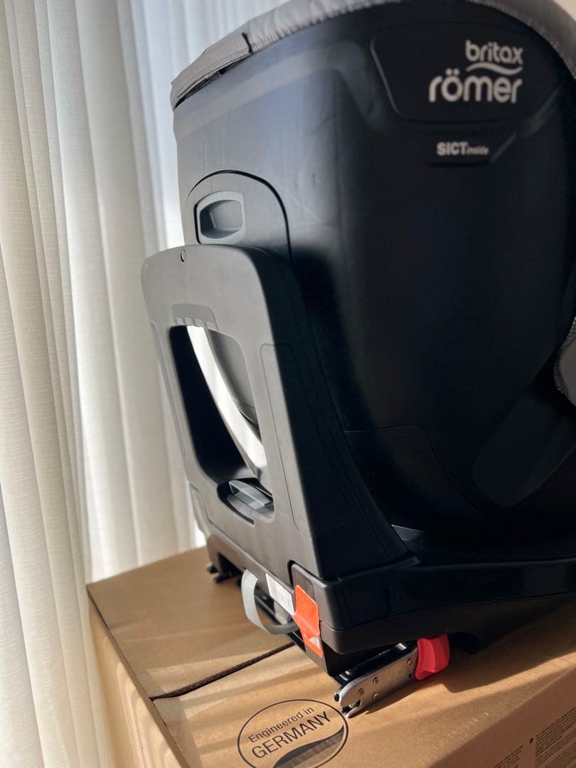 BRX30773ブリタックス デュアルフィックス アイサイズ　　チャイルドシート