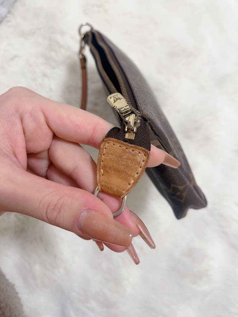 ルイ・ヴィトン モノグラム ポーチ