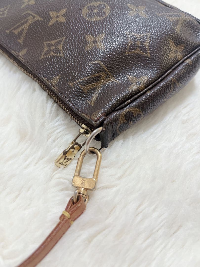 ルイ・ヴィトン モノグラム ポーチ