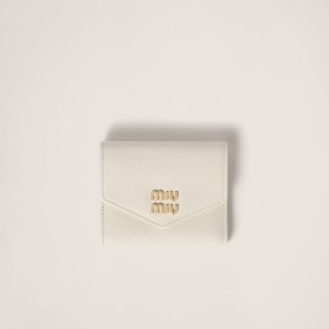 F*i様 miu miu ホワイト 三つ折り財布