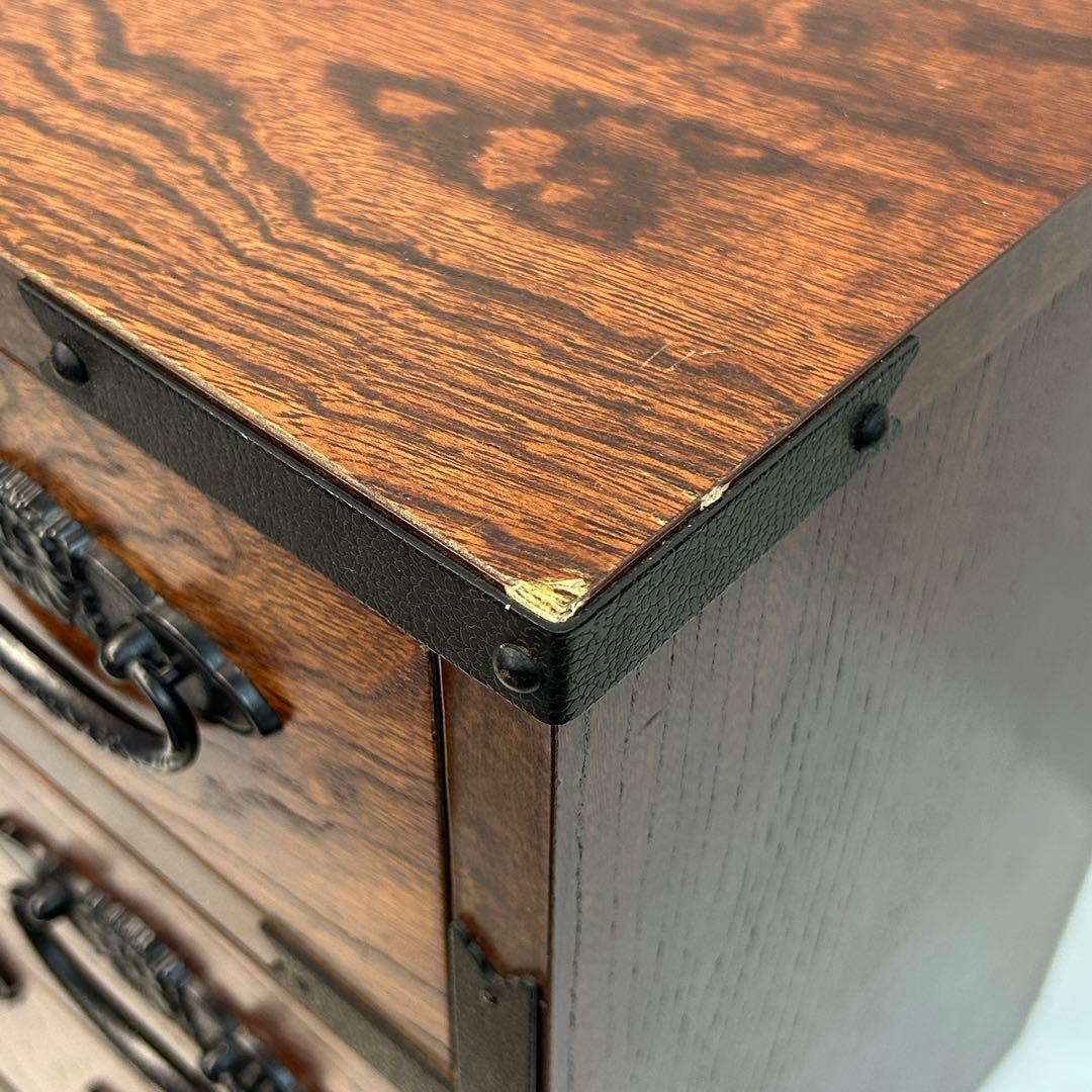 美品 アンティーク 欅・桐素材 漆塗り 小箪笥 牡丹金具 日本の伝統的な家具