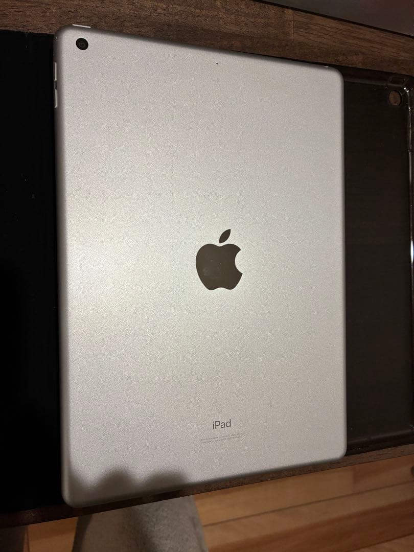 超美品！iPad 第8世代　32GB wifi 10.2インチ　A2270