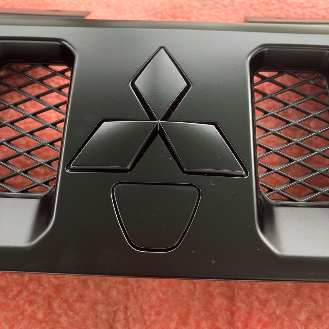 【たまちゃん】三菱デリカd5 前期　フロントグリル　マットブラック