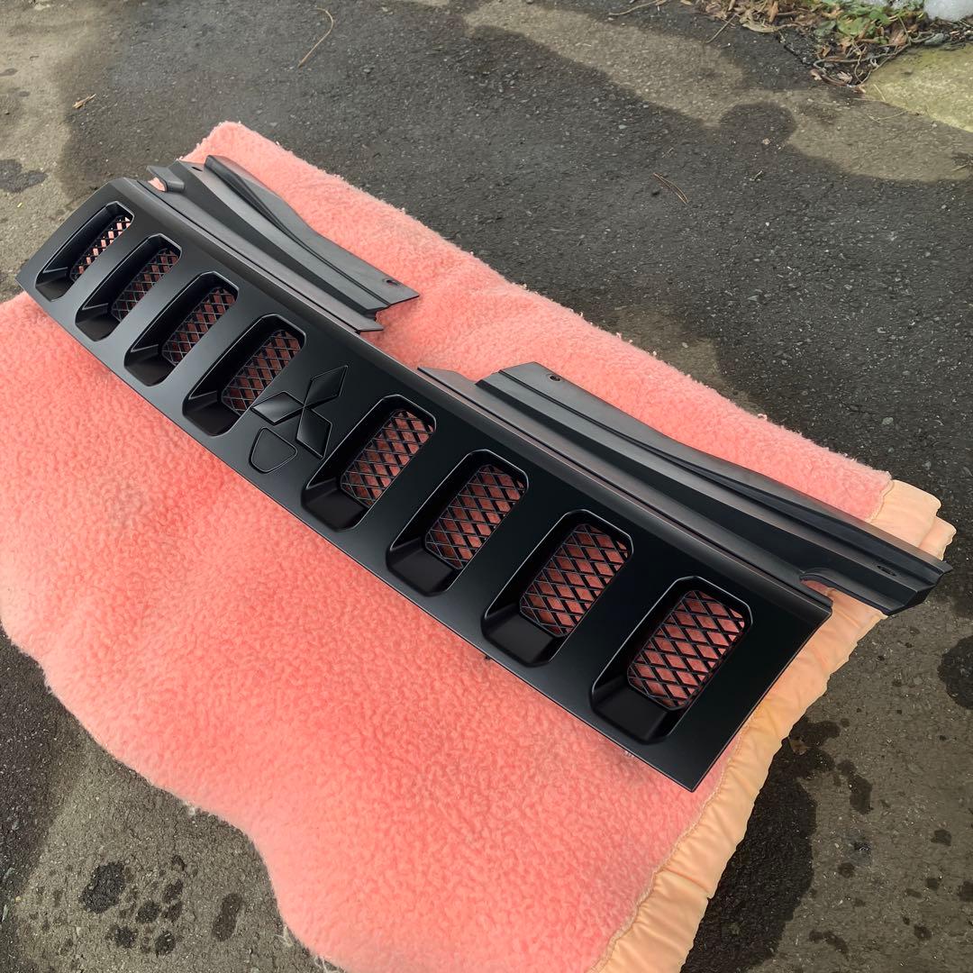 【たまちゃん】三菱デリカd5 前期　フロントグリル　マットブラック