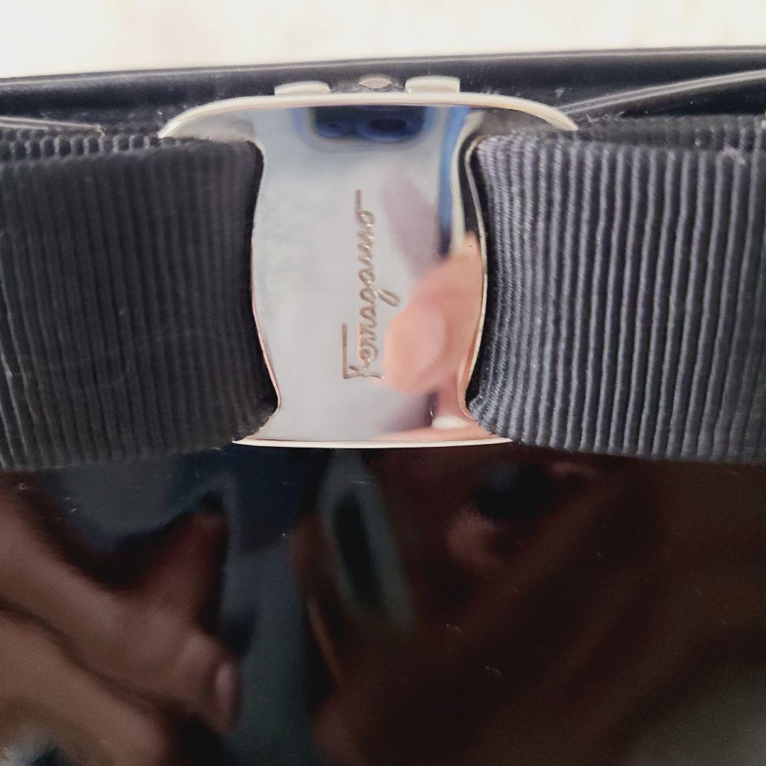 フェラガモ　ヴァラリボン　チェーンショルダーバッグ　2way パテントレザー　黒