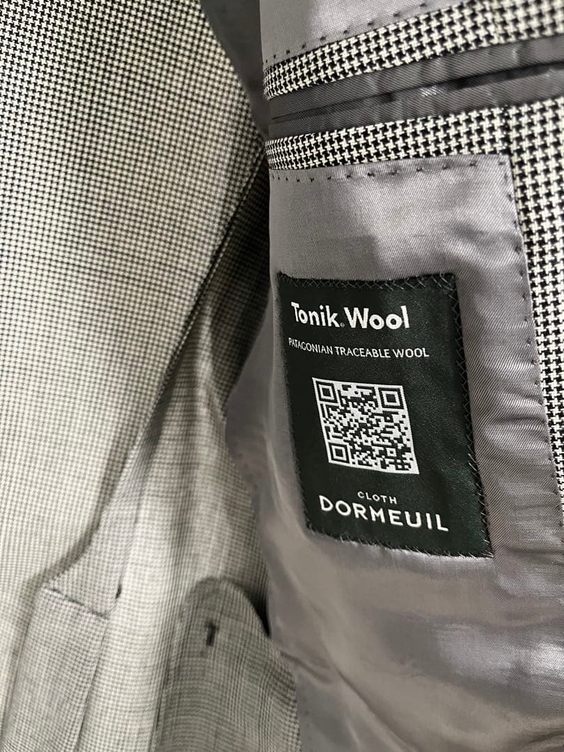 【新品未使用】　ブリッラペルイルグスト　スーツ　ハウンドトゥース柄　48