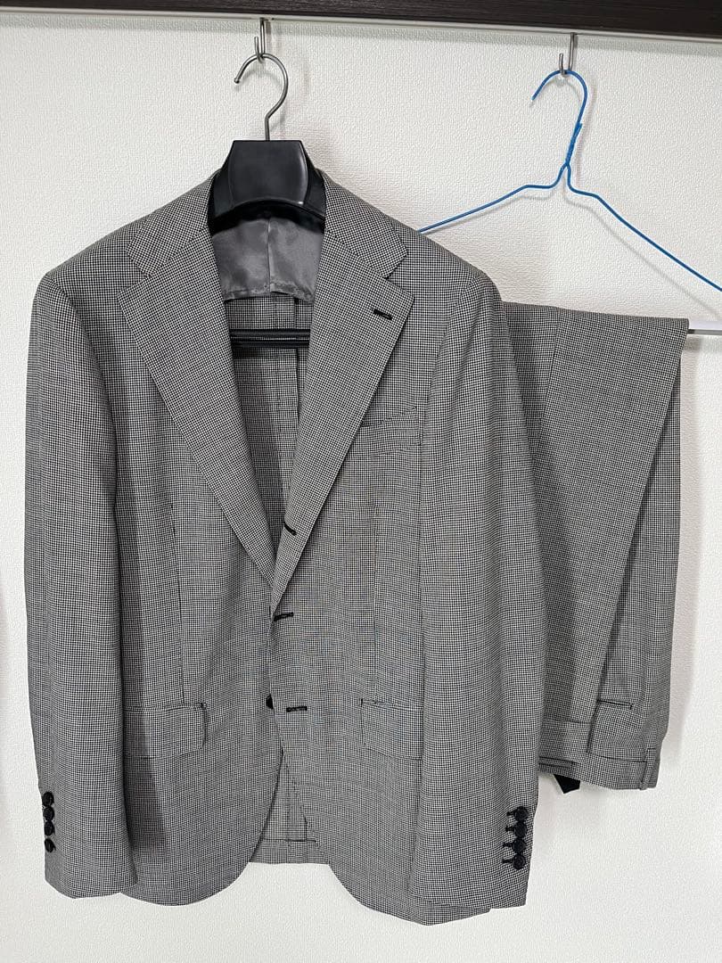 【新品未使用】　ブリッラペルイルグスト　スーツ　ハウンドトゥース柄　48