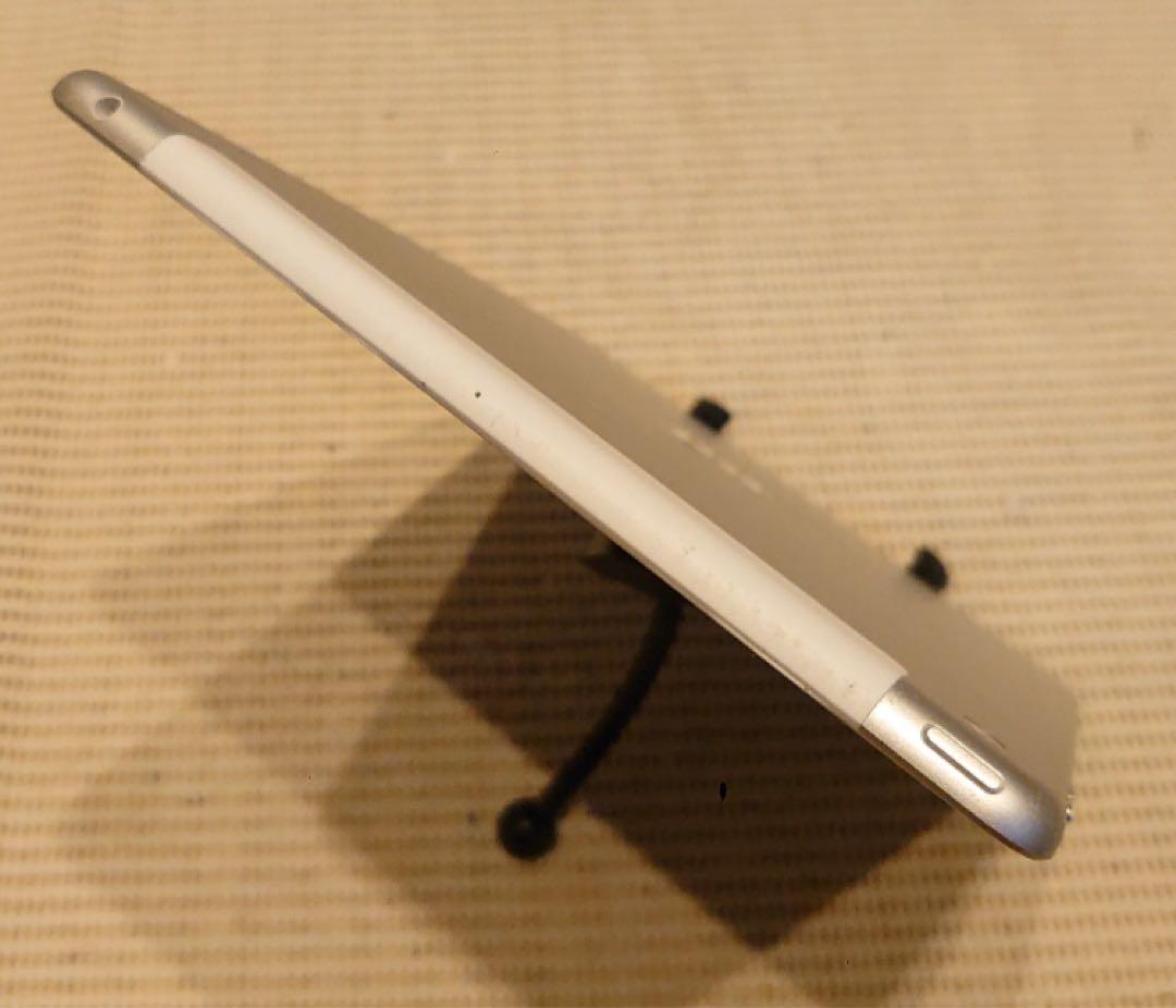 完動品SIMフリーiPad第7世代(A2198)本体32GB送料込EMDFV