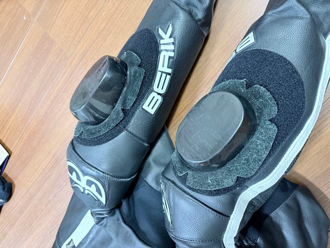 ライル BERIK バイク　レーシングレザーパンツ　バンクセンサー付