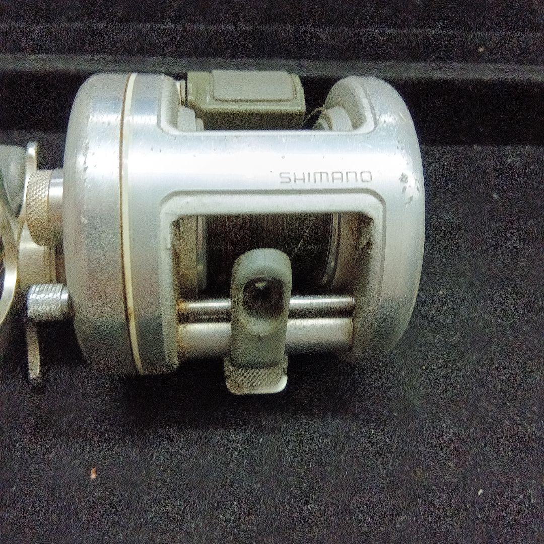 SHIMANO カルカッタ　リール