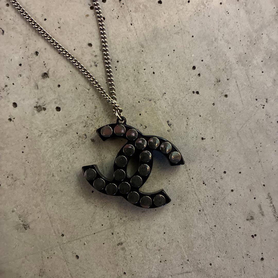 た*や様 CHANEL ロゴネックレス メタル製