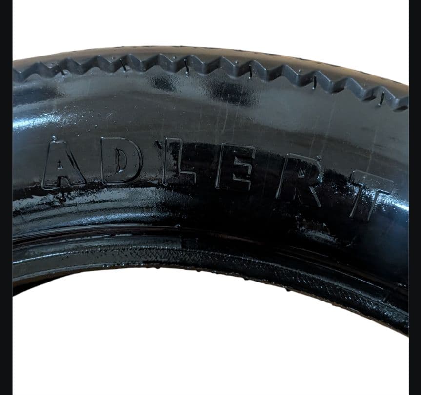 Sou様　ADLERTclassic タイヤ　4.00-18