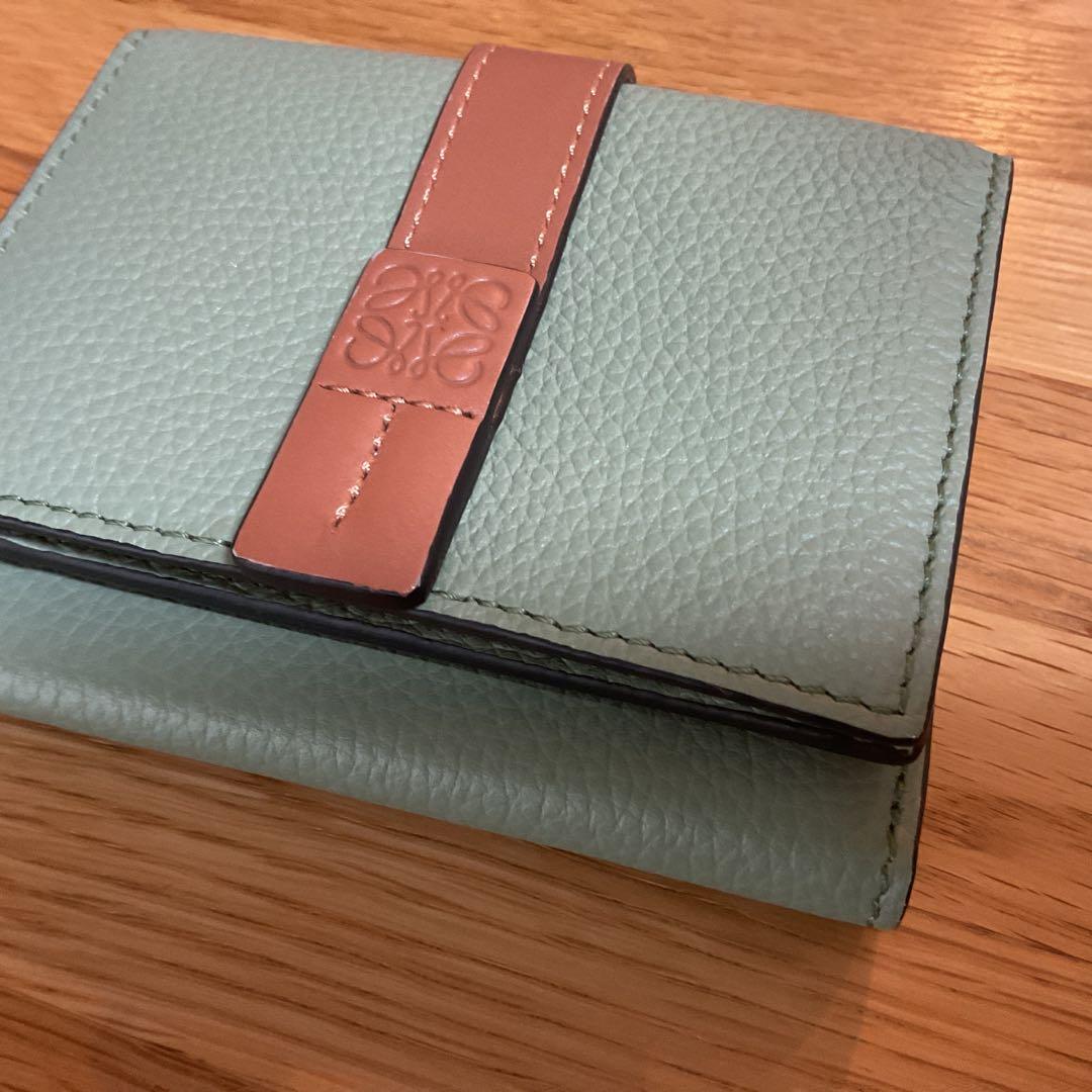 新品未使用/ロエベ/三つ折り財布　コンパクト財布　グリーン