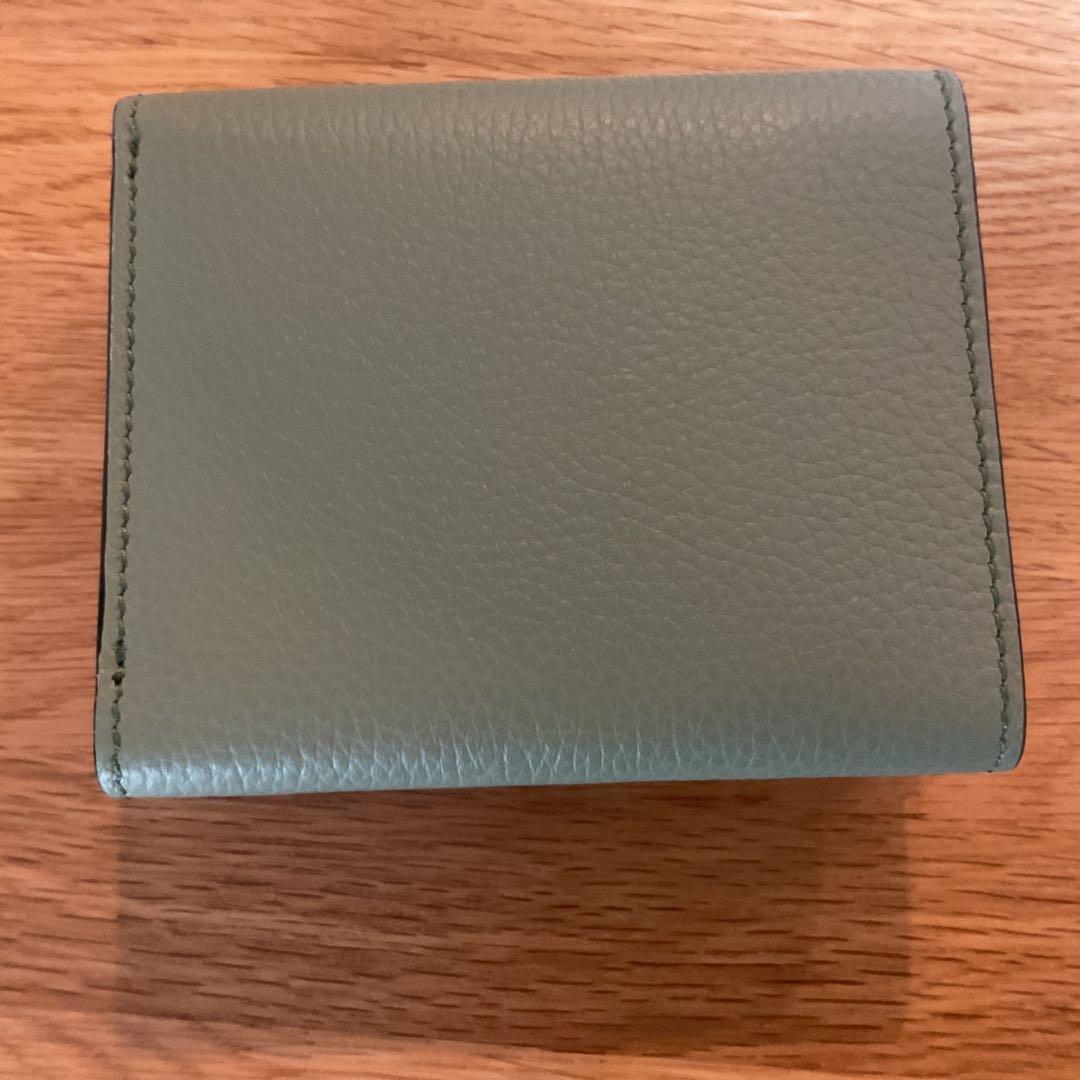 新品未使用/ロエベ/三つ折り財布　コンパクト財布　グリーン